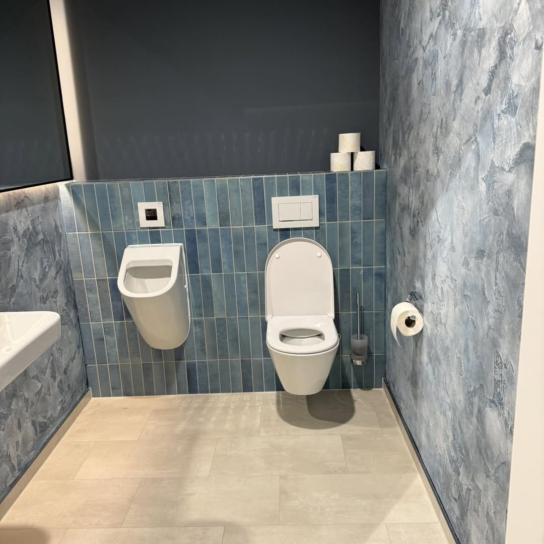 Gäste-WC in Blautönen